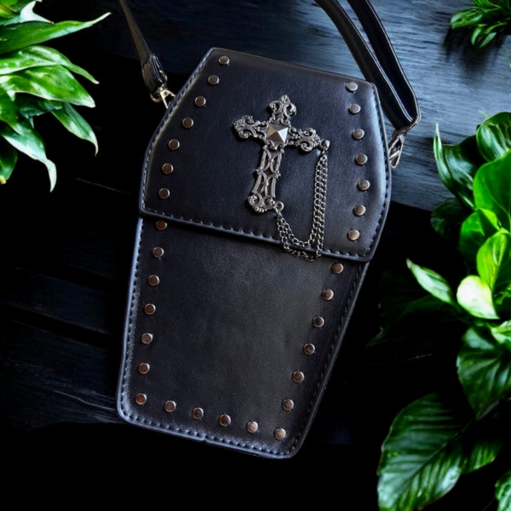Gothic Coffin Crossbody Bag – Black Faux Leather with Chain NWOT - Picture 2 of 13